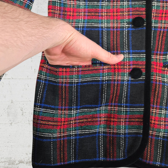 90s Vintage Black Red Stewart Tartan Plaid Velvet Trim V Neck Blazer Size 4 - Picture 3 of 10
